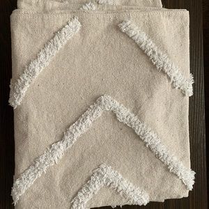 Cream and White Rug, 58” x 33”